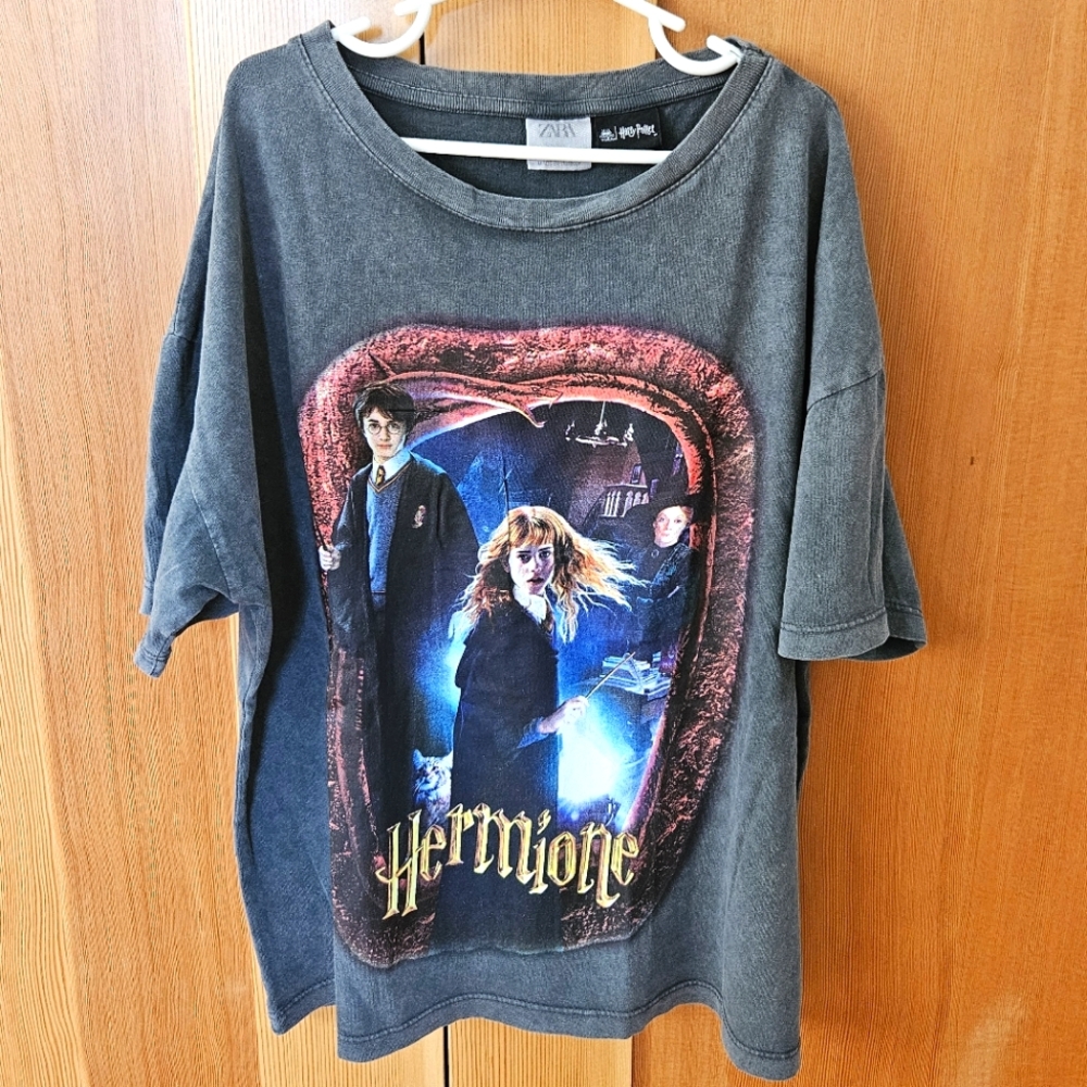 Zara Hermione-Harry Potter T-shirt / Color: Washed Black / Size: 9-10